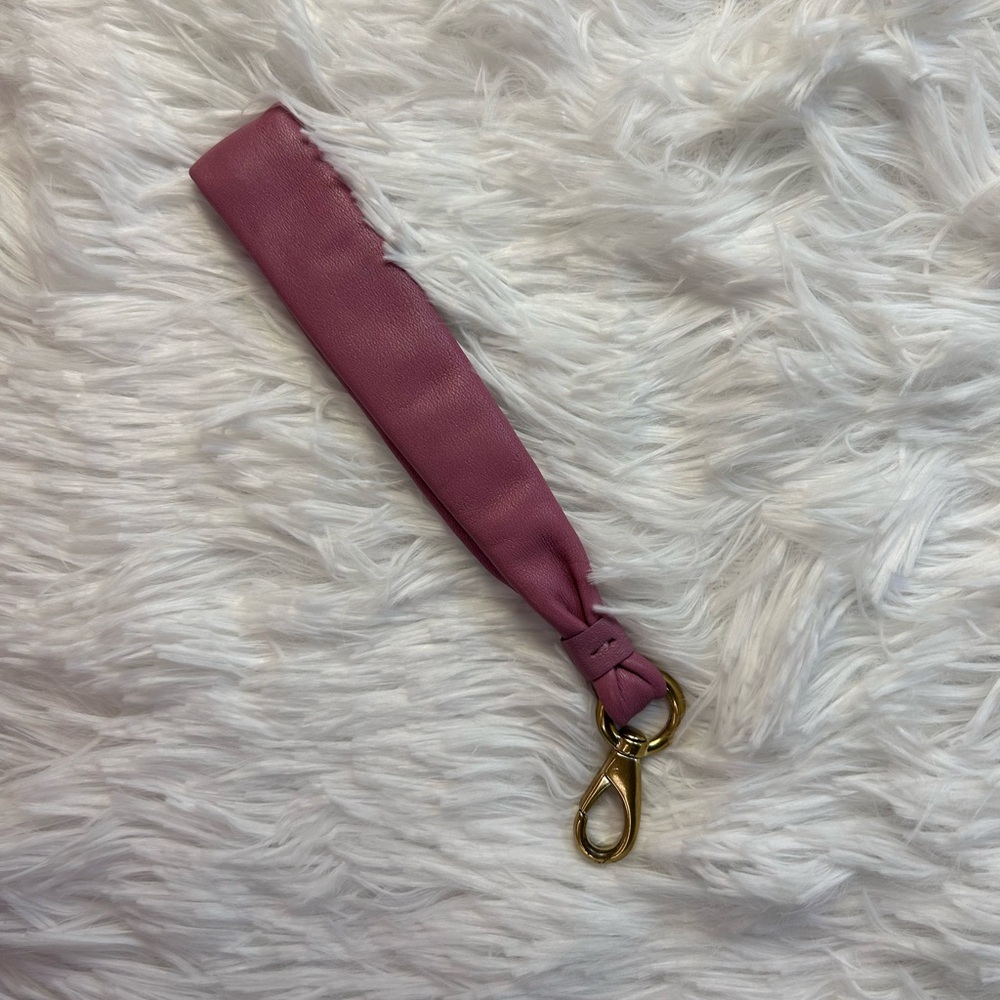 COACH Pink Pleated Wristlet With Strap h7 - Picture 4 of 7